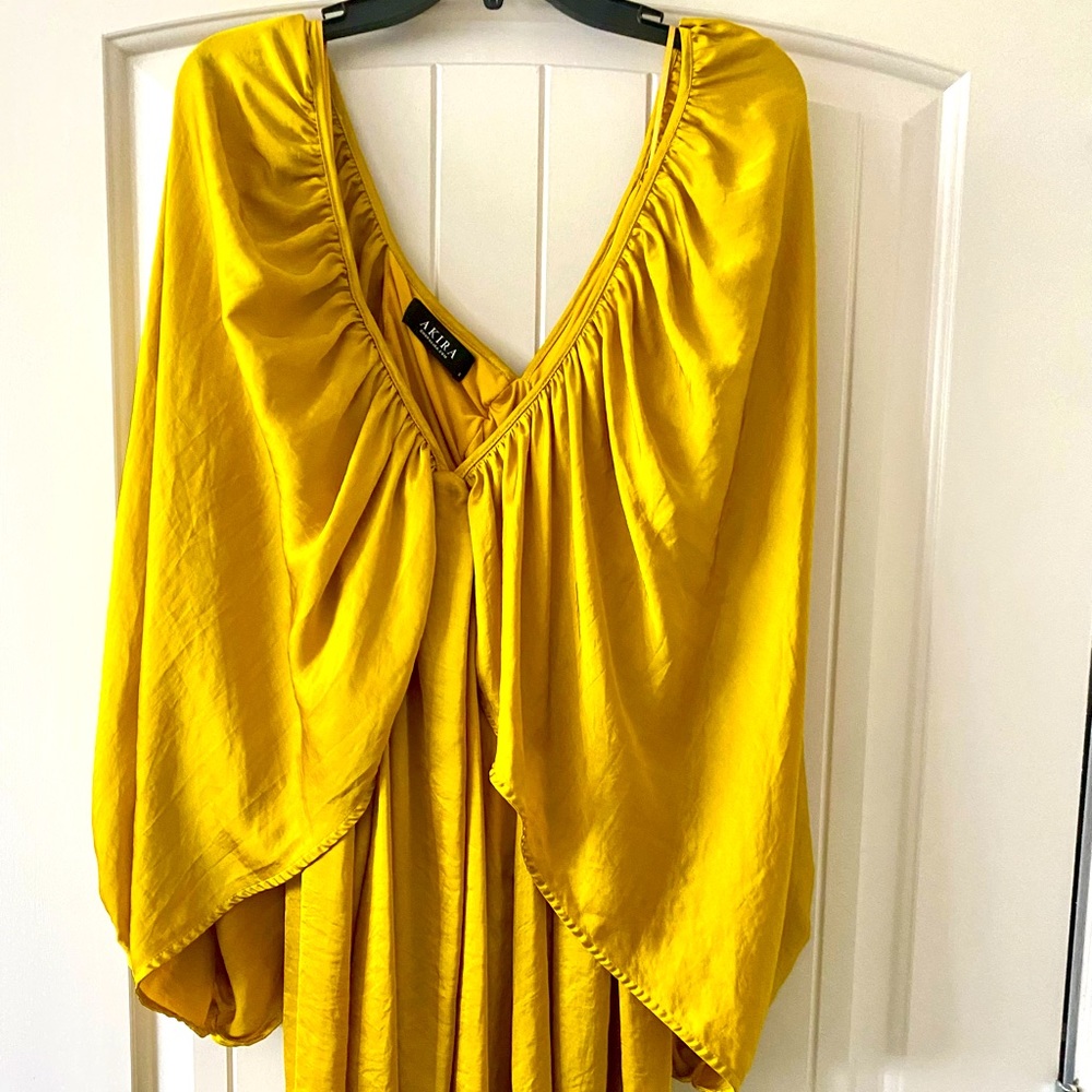 Classy flowy dress - Picture 2 of 3
